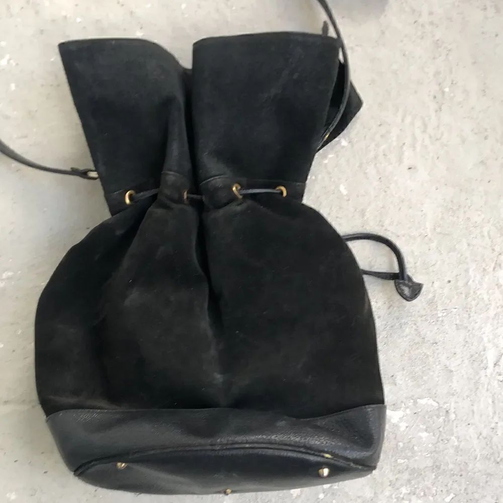 Vintage Gucci Suede draw string - Picture 3 of 10